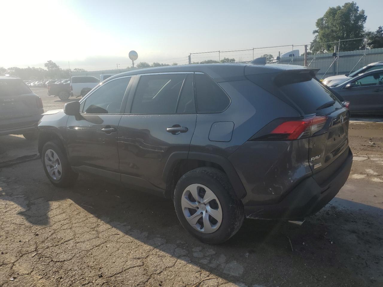 TOYOTA RAV4 LE