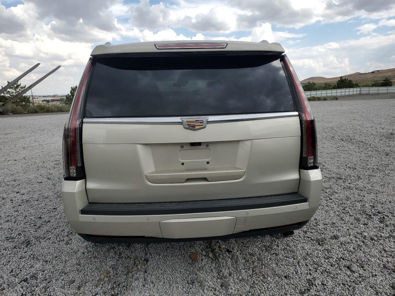 CADILLAC ESCALADE PREMIUM LUXURY