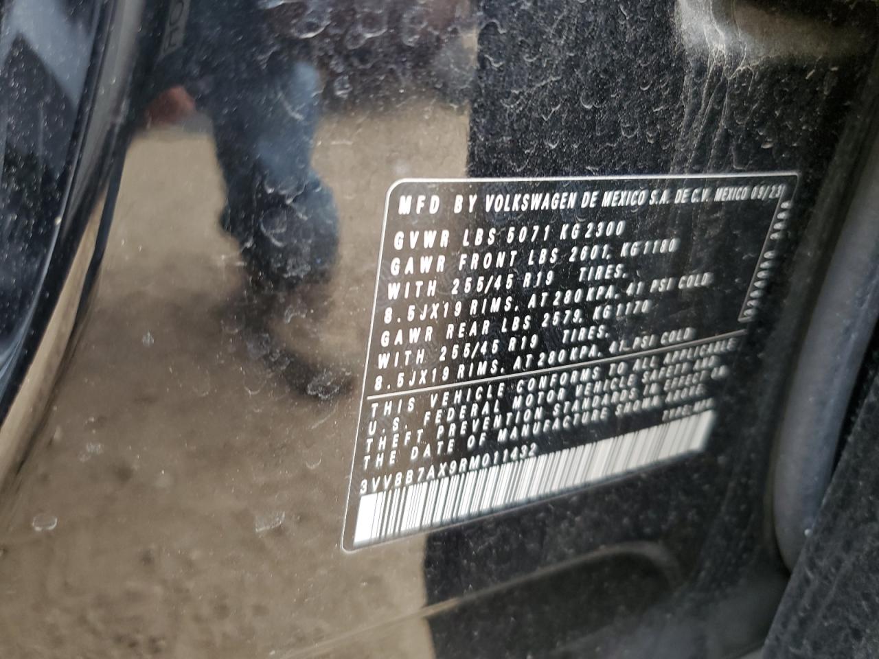 VOLKSWAGEN TIGUAN SE R-LINE BLACK