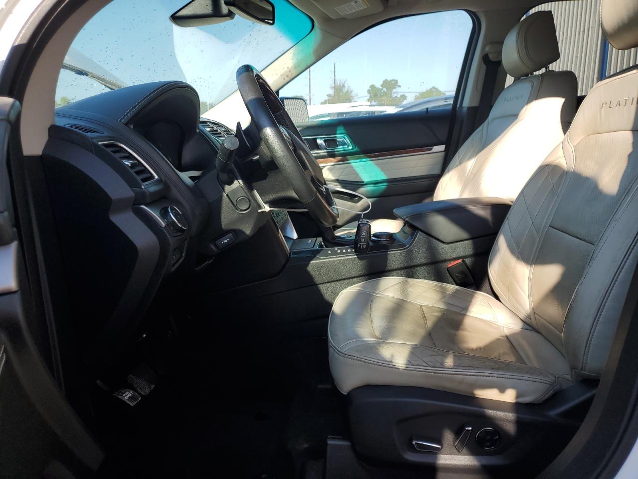 FORD EXPLORER PLATINUM