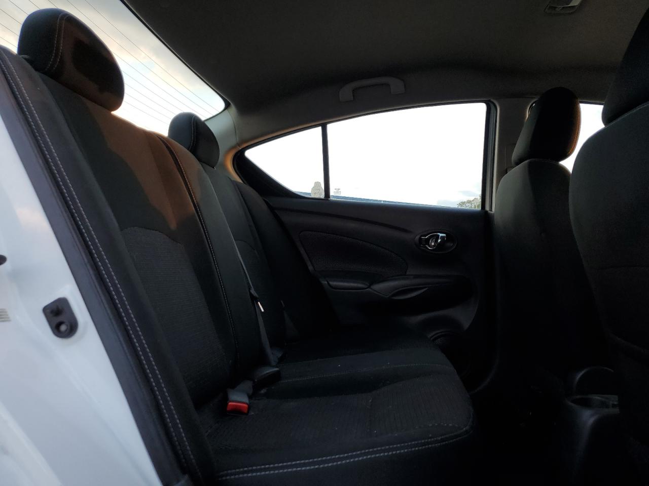 NISSAN VERSA S