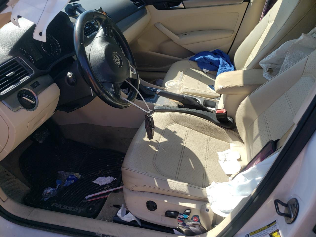 VOLKSWAGEN PASSAT SE