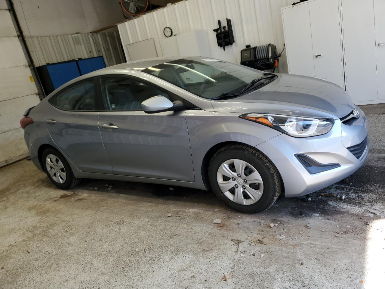 HYUNDAI ELANTRA SE