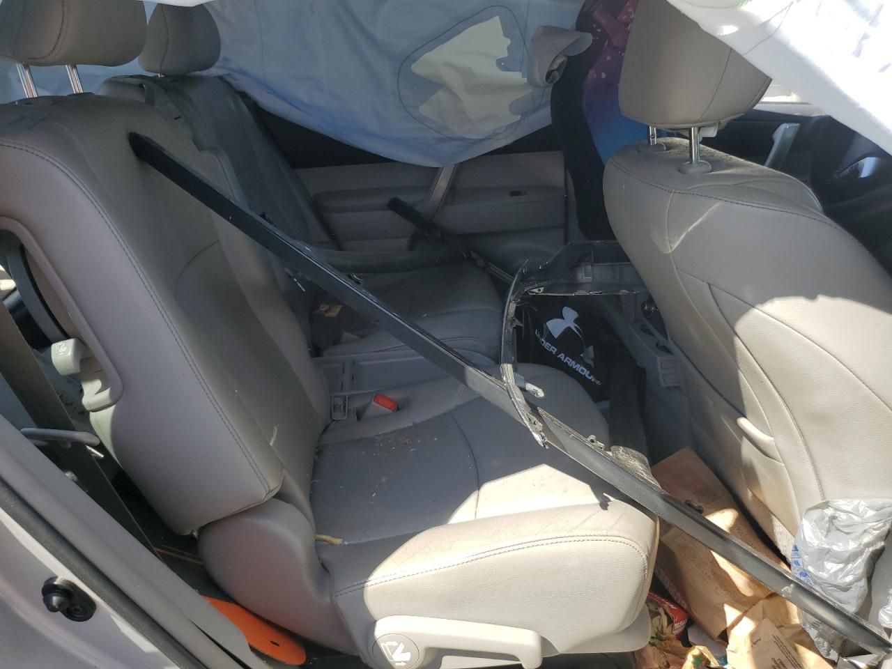 TOYOTA HIGHLANDER BASE