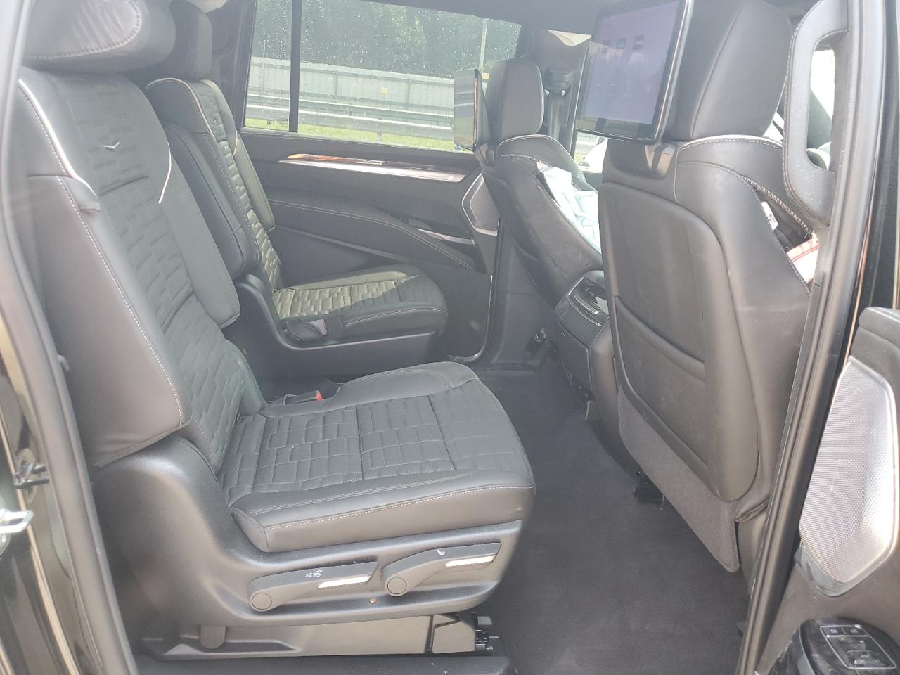 CADILLAC ESCALADE ESV SPORT PLATINUM