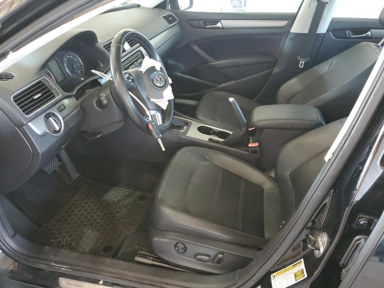 VOLKSWAGEN PASSAT SE