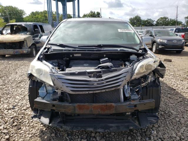 2011 TOYOTA SIENNA XLE - 5TDYK3DC3BS118613