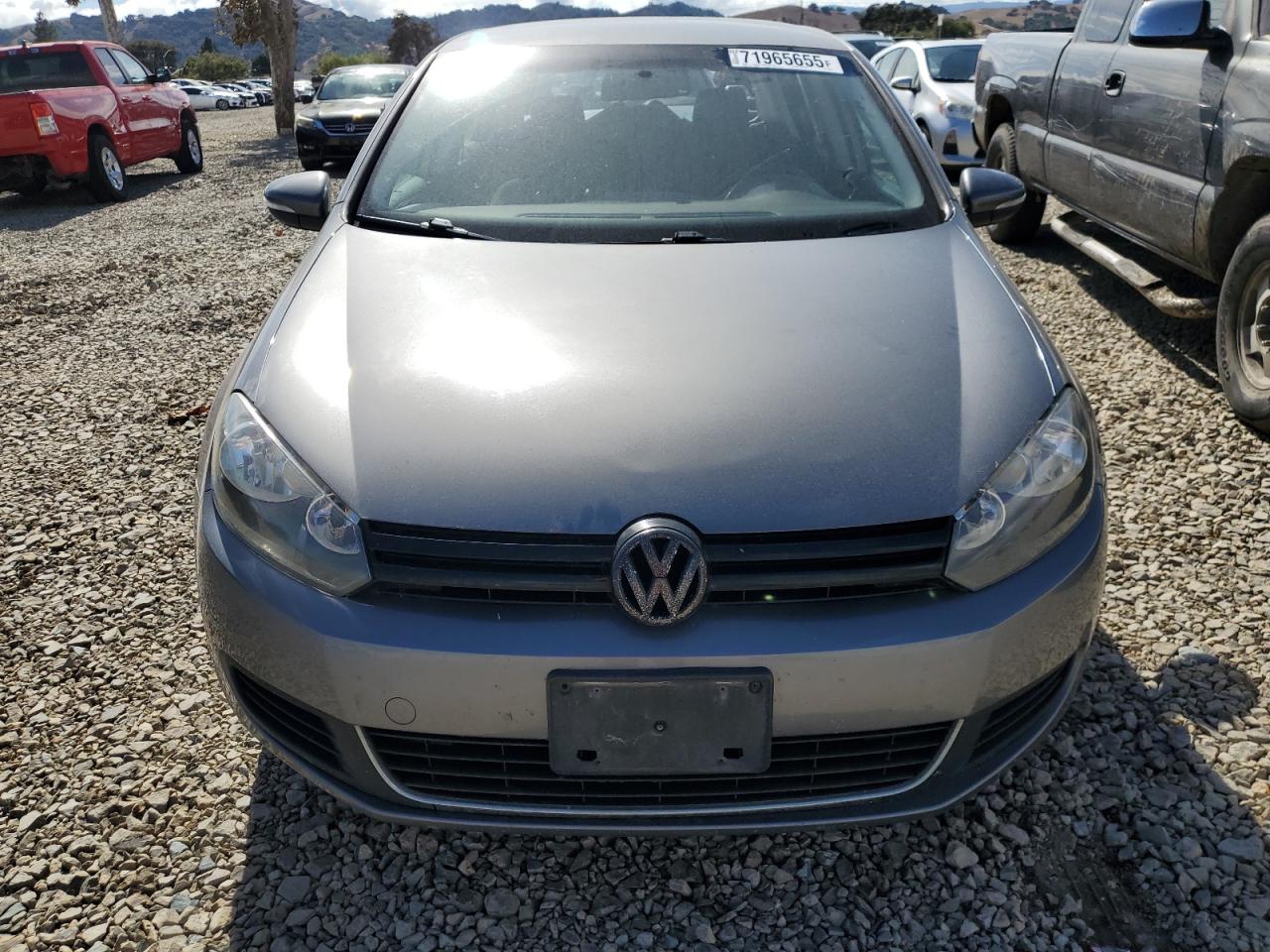 VOLKSWAGEN GOLF