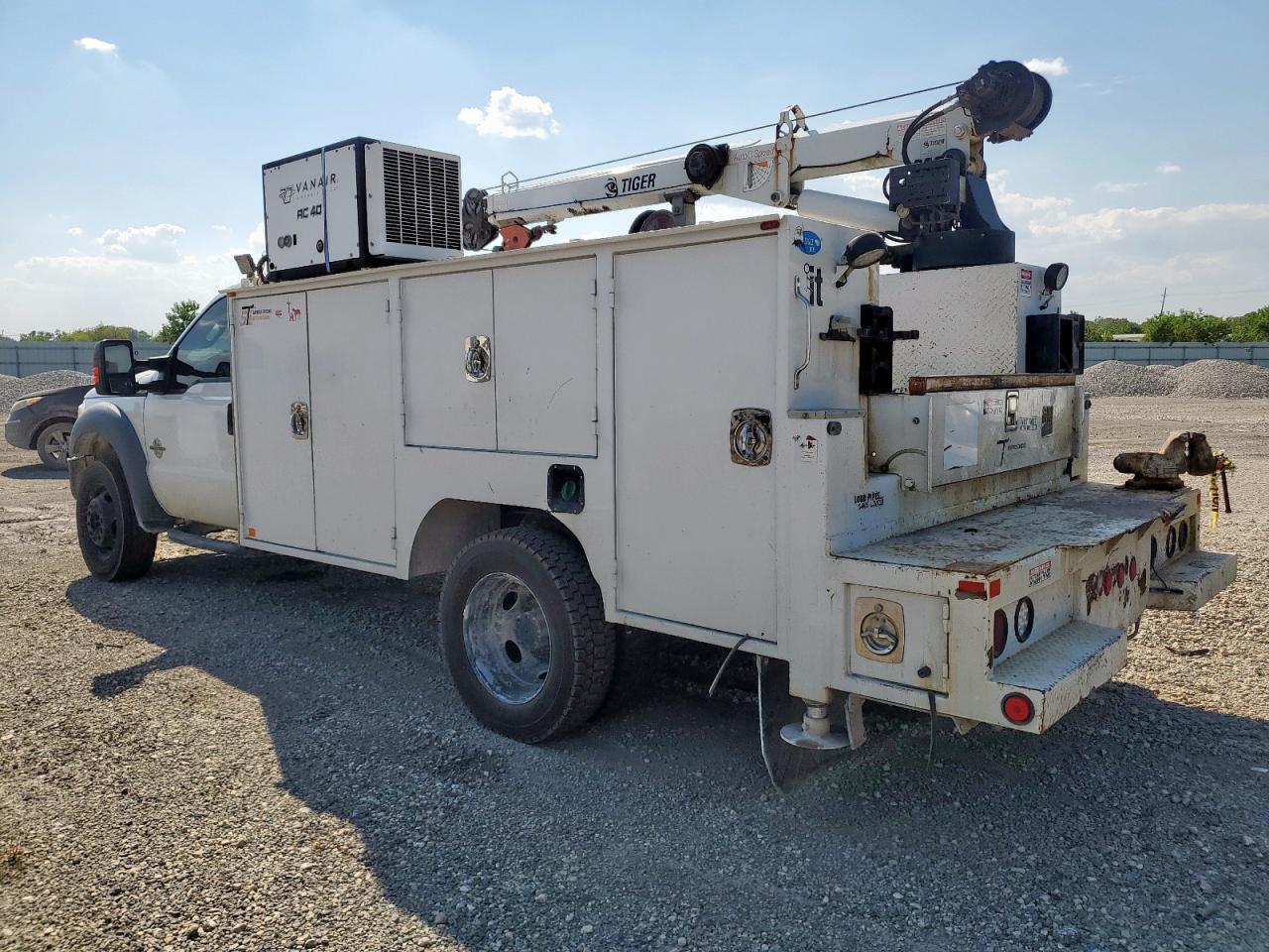 FORD F-550 SUPER DUTY