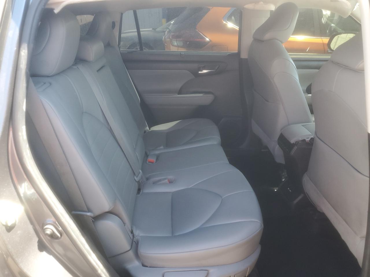 TOYOTA HIGHLANDER HYBRID XLE