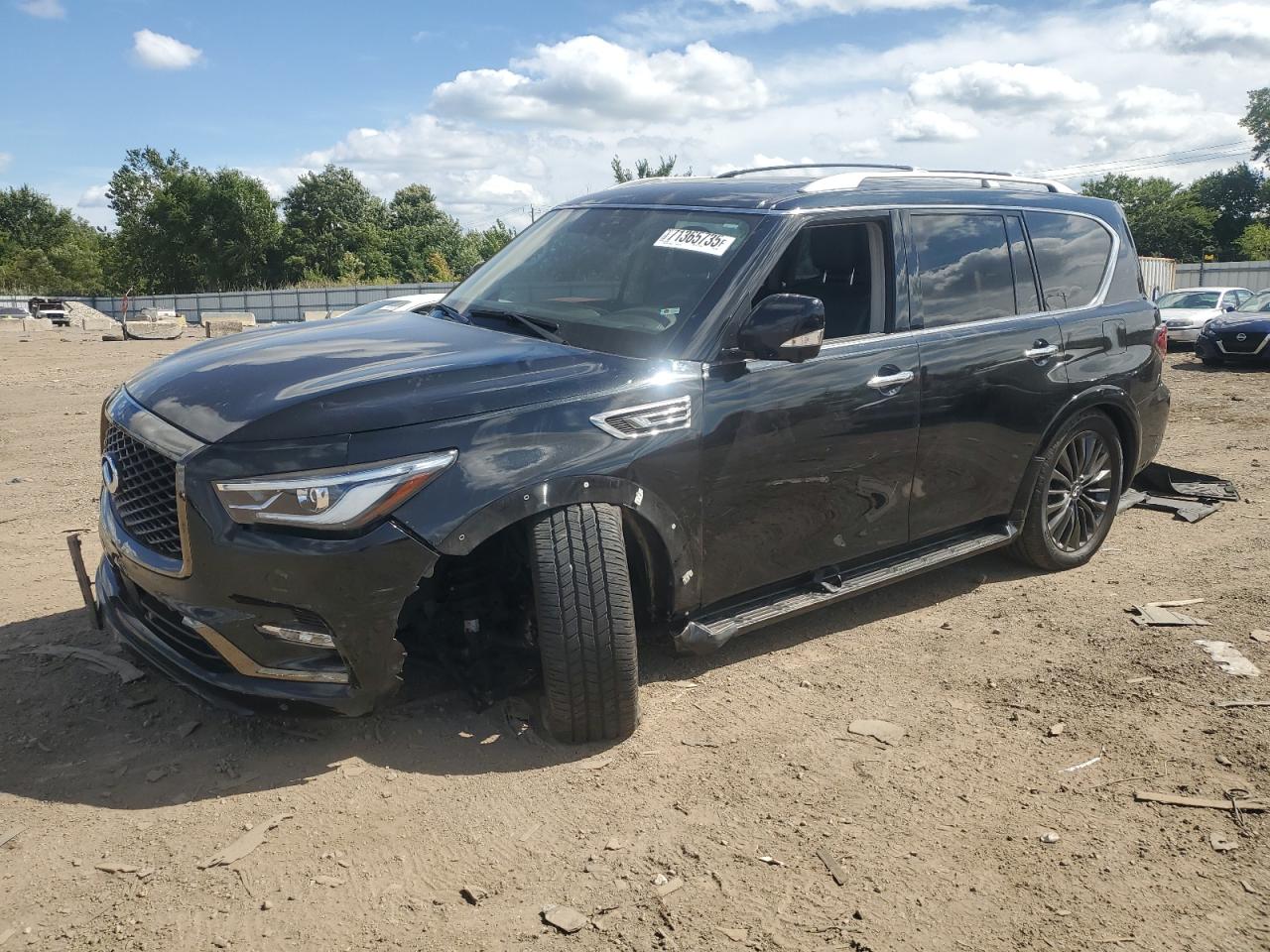 INFINITI QX80 LUXE