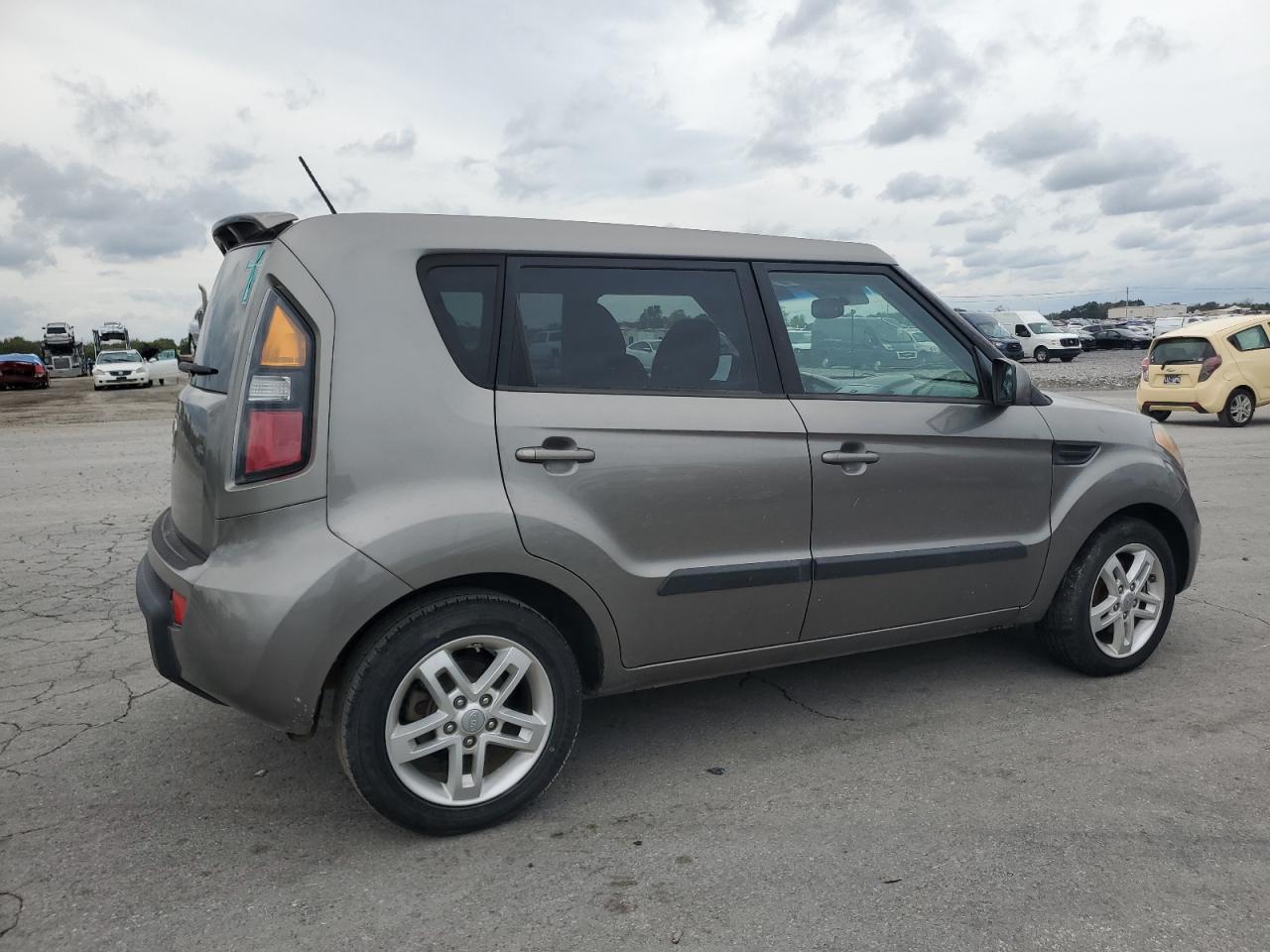 KIA SOUL +