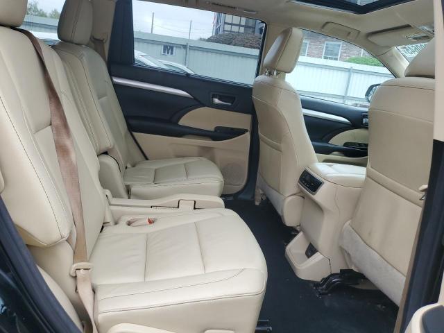 2018 TOYOTA HIGHLANDER SE 5TDJZRFH5JS832962