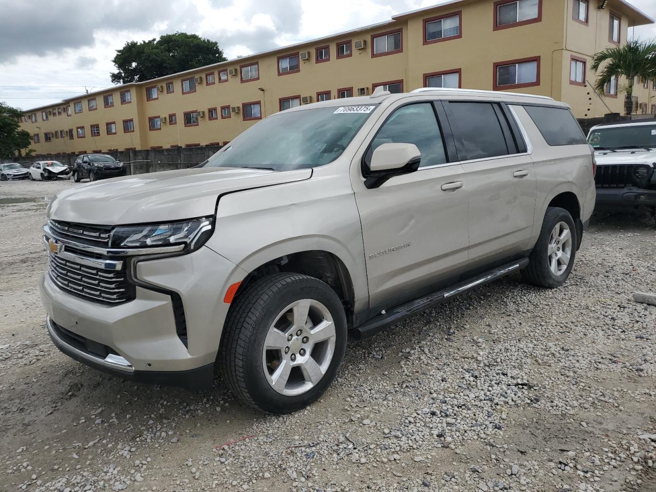 CHEVROLET SUBURBAN C1500 LT