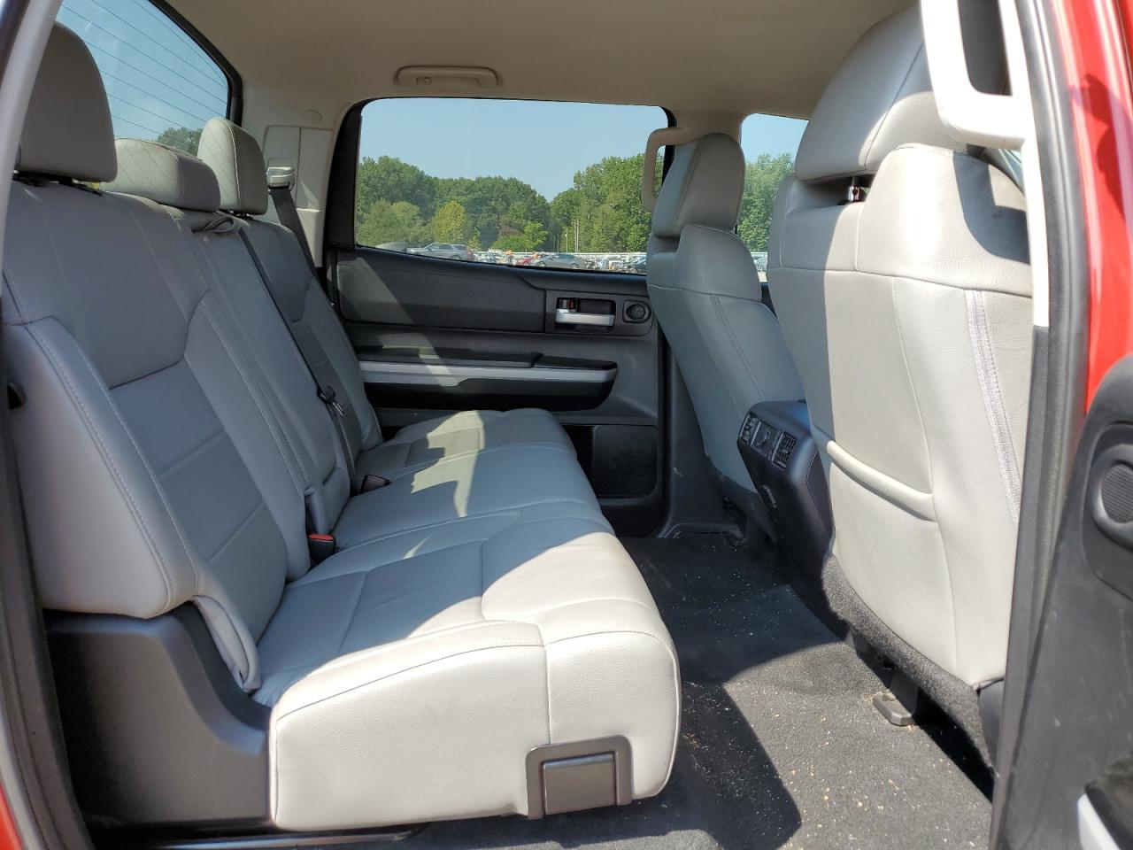 TOYOTA TUNDRA CREWMAX SR5