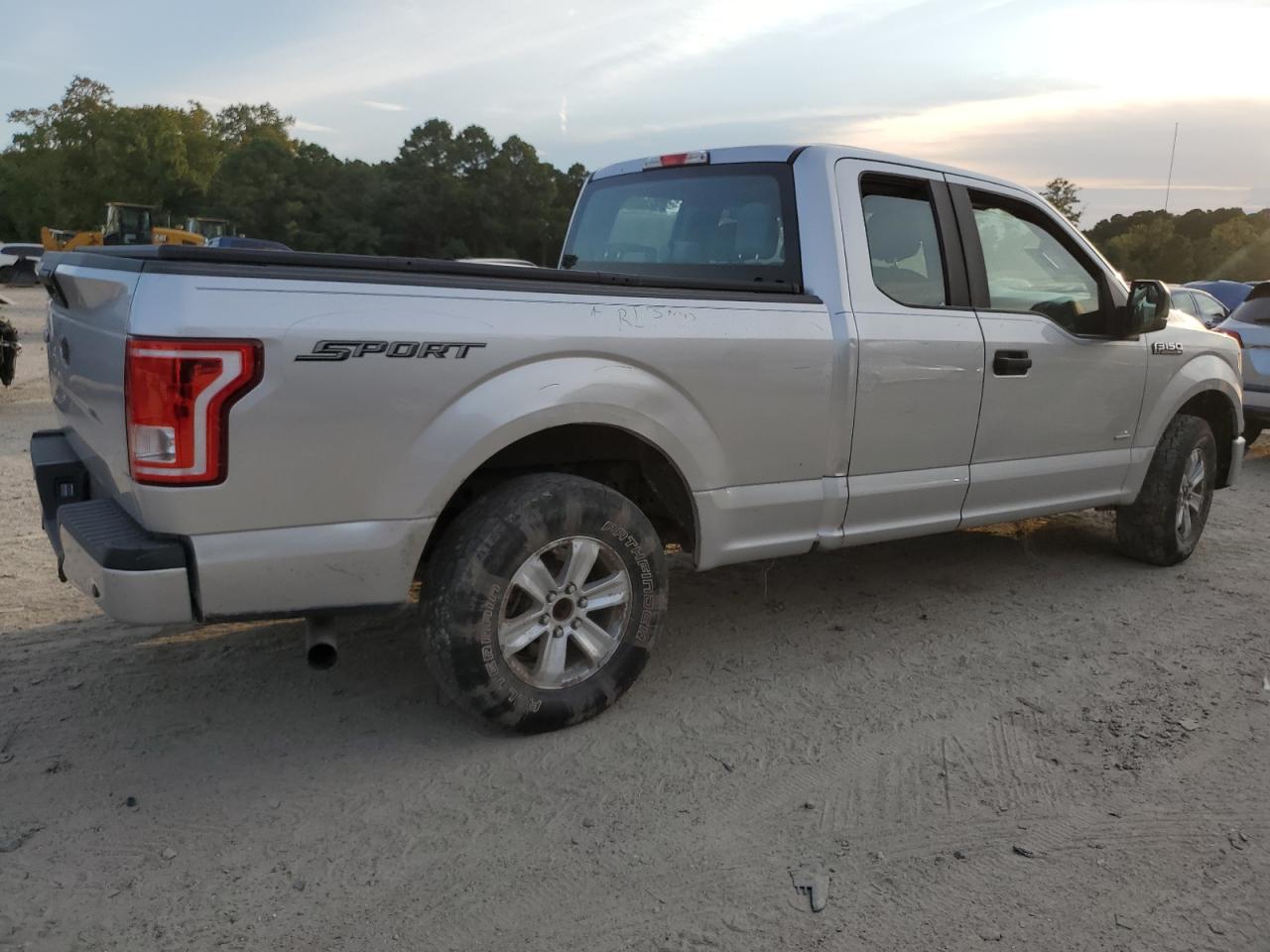FORD F-150 SUPER CAB