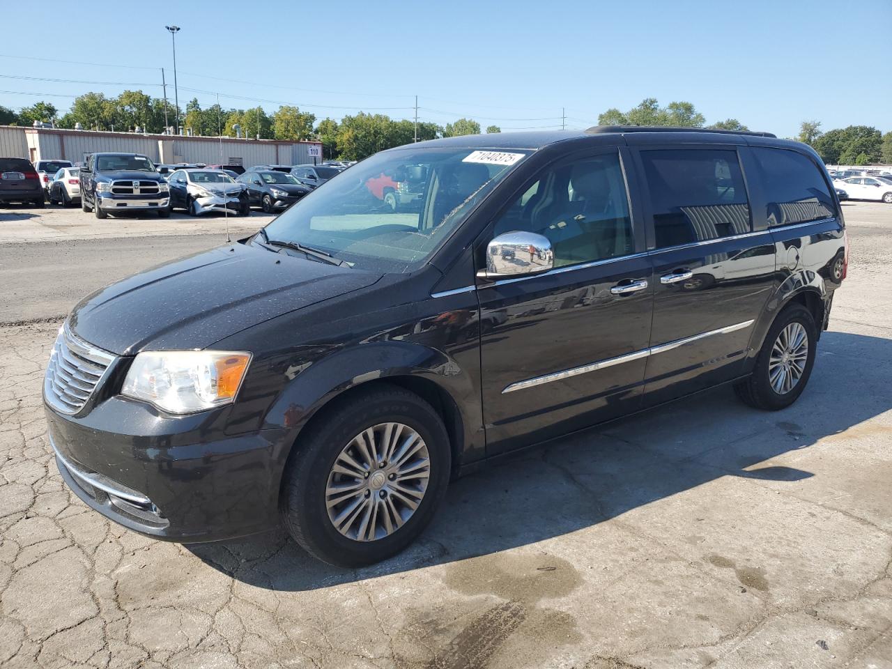 CHRYSLER TOWN & COUNTRY TOURING L