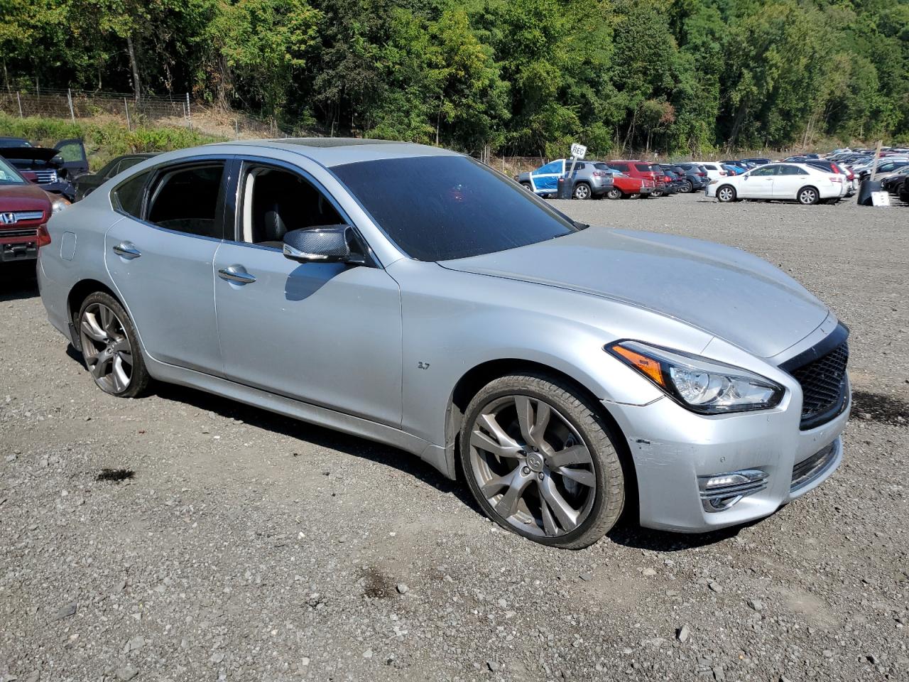 INFINITI Q70 3.7
