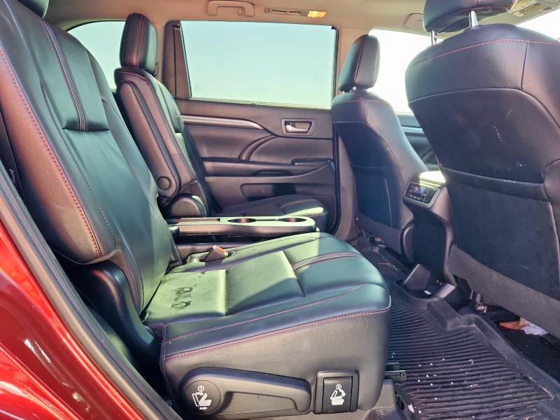 2019 TOYOTA HIGHLANDER SE 5TDJZRFH9KS968058