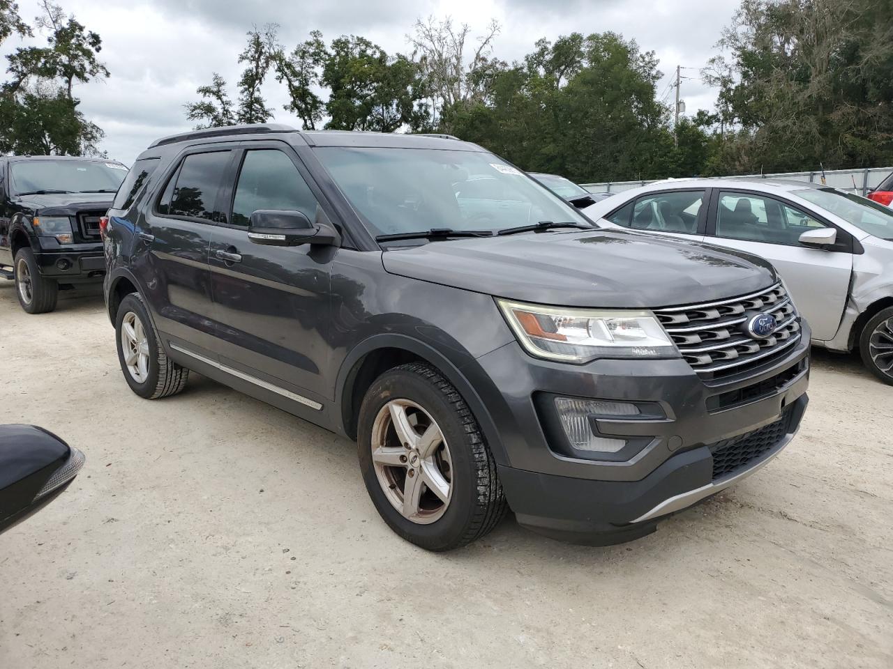 FORD EXPLORER XLT