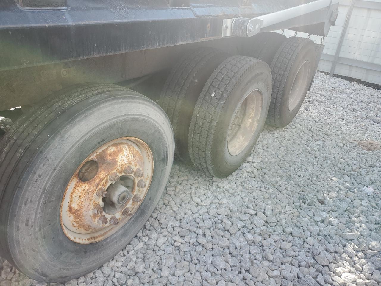 Lot #3280353953 2009 PETERBILT 365