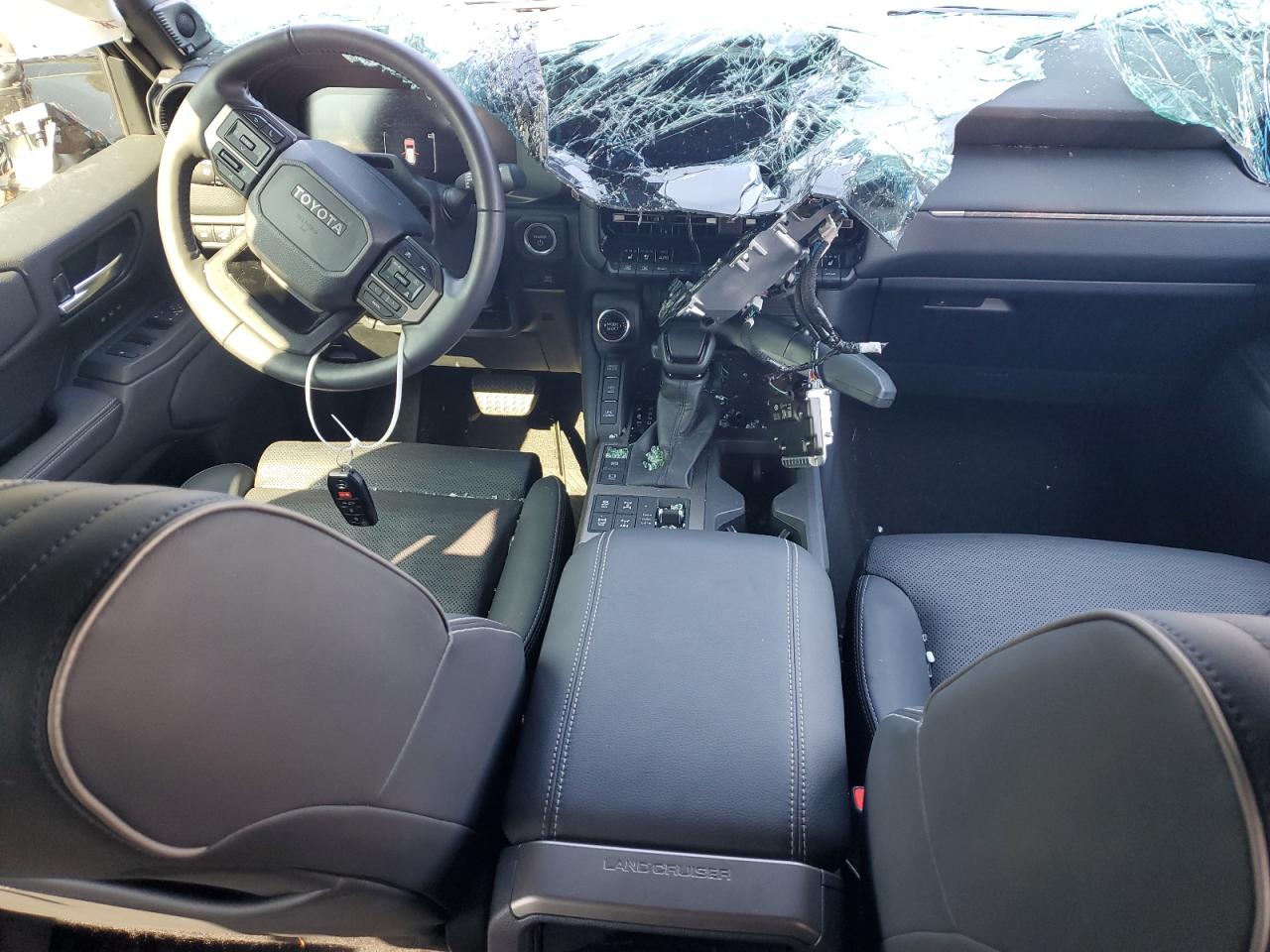 TOYOTA LAND CRUISER BASE