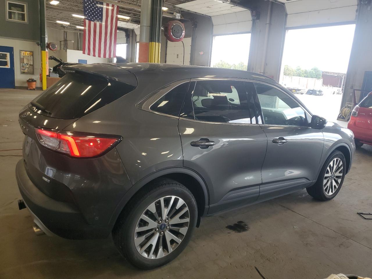 FORD ESCAPE TITANIUM