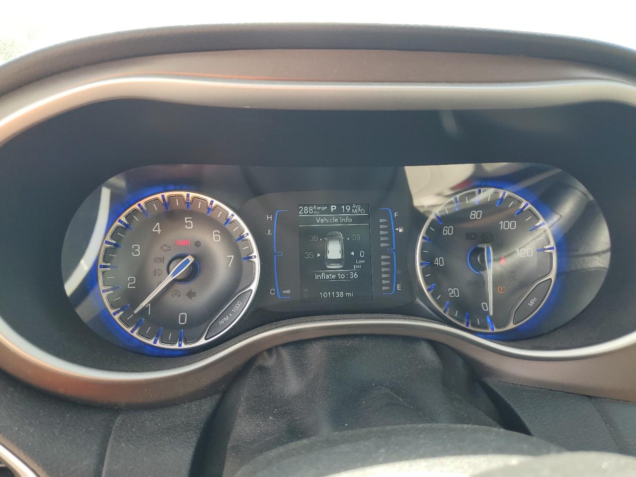 CHRYSLER VOYAGER LXI