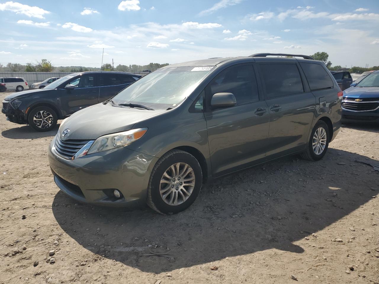 TOYOTA SIENNA XLE