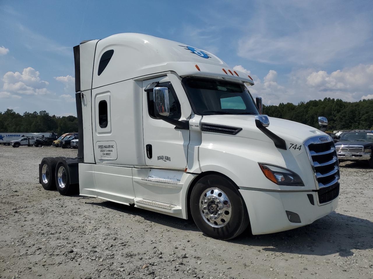  Salvage Freightliner Cascadia 1