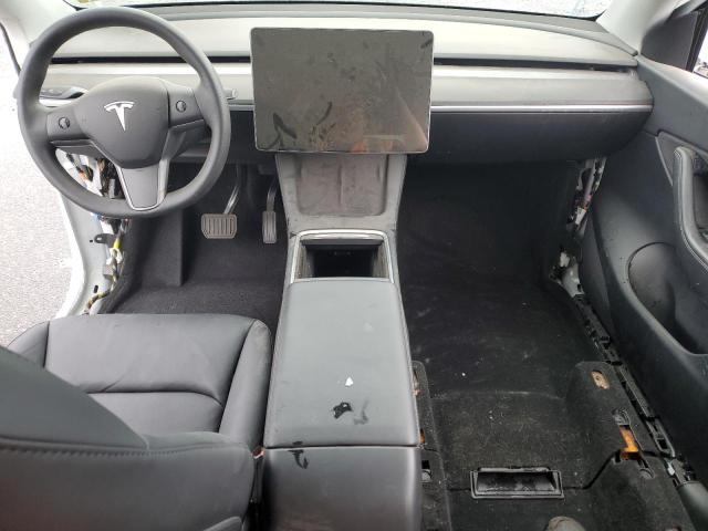 2022 TESLA MODEL Y 7SAYGAEE5NF383681