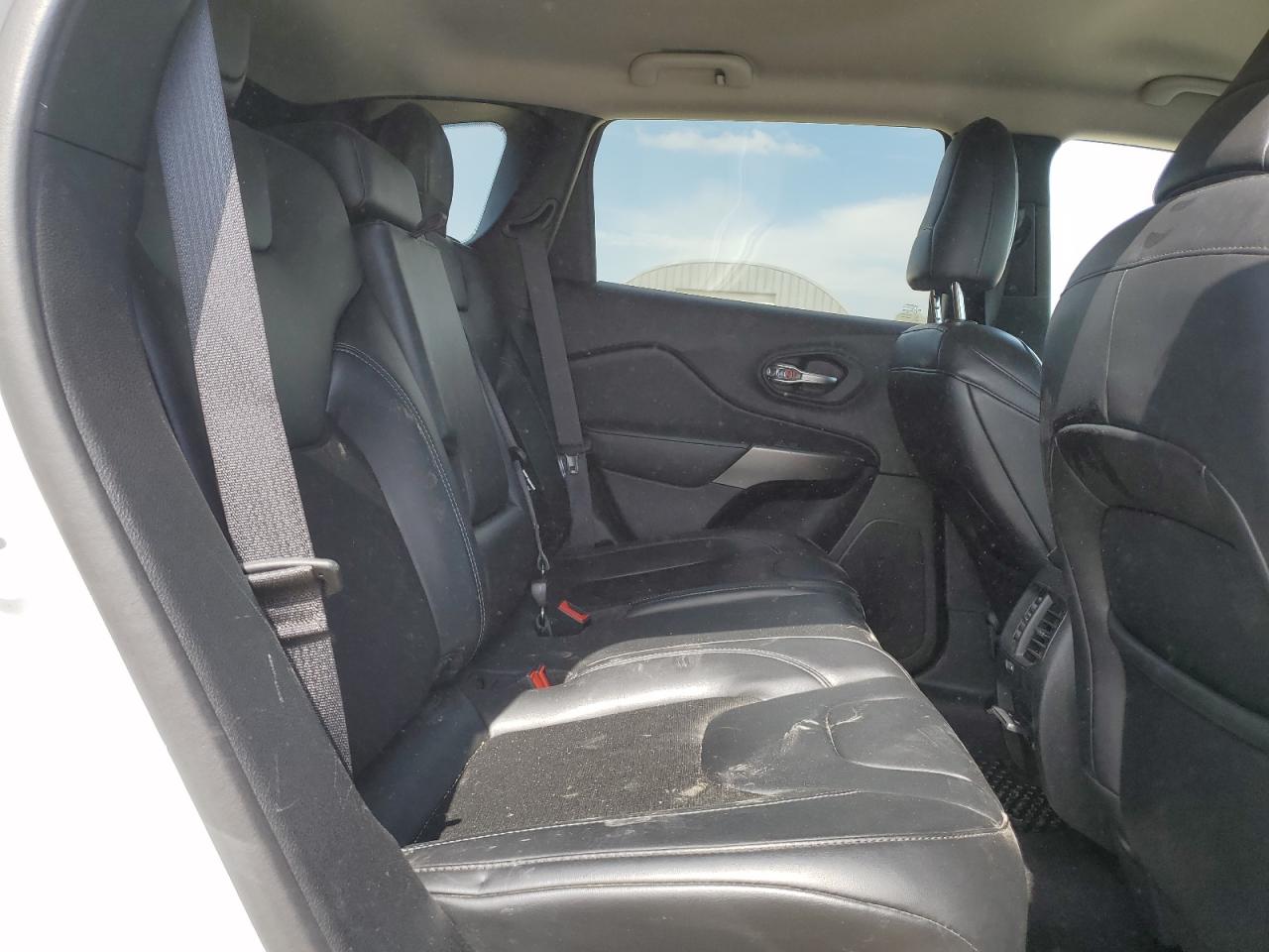 JEEP GRAND CHEROKEE LATITUDE PLUS