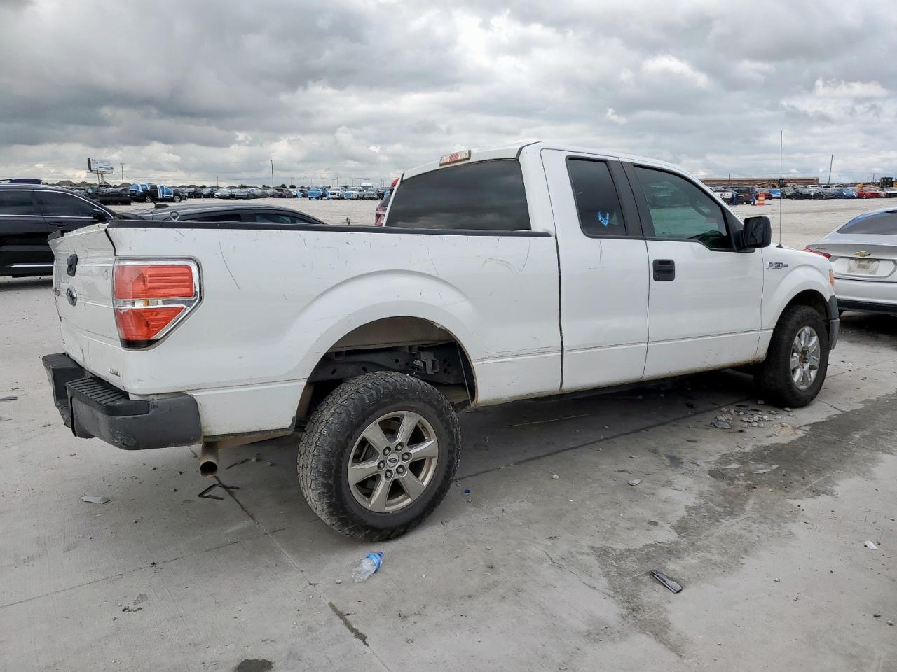 FORD F-150 SUPER CAB