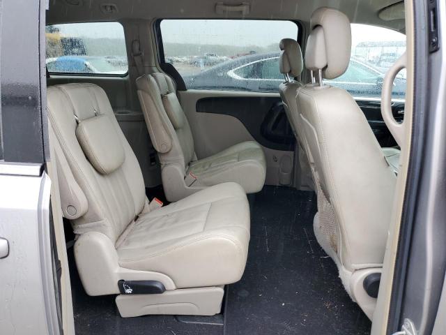 2015 CHRYSLER TOWN & COU 2C4RC1BG5FR730676