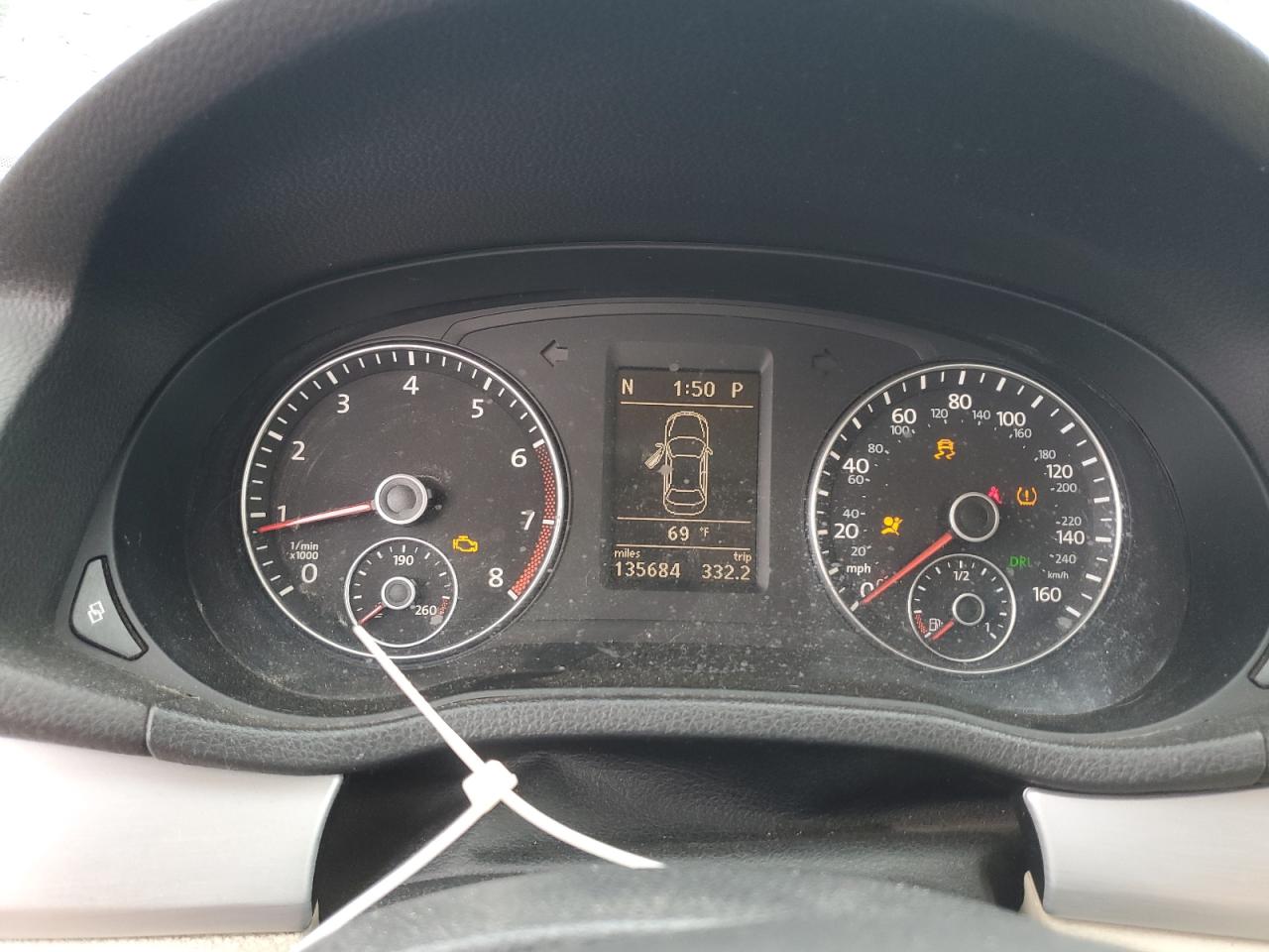 VOLKSWAGEN PASSAT SE