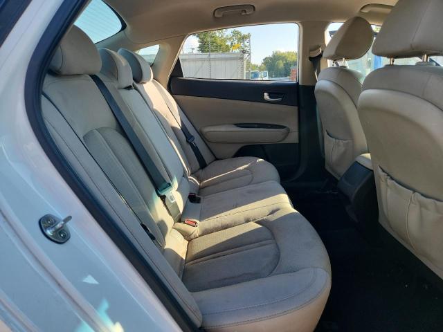 2017 KIA OPTIMA LX - 5XXGT4L3XHG163025