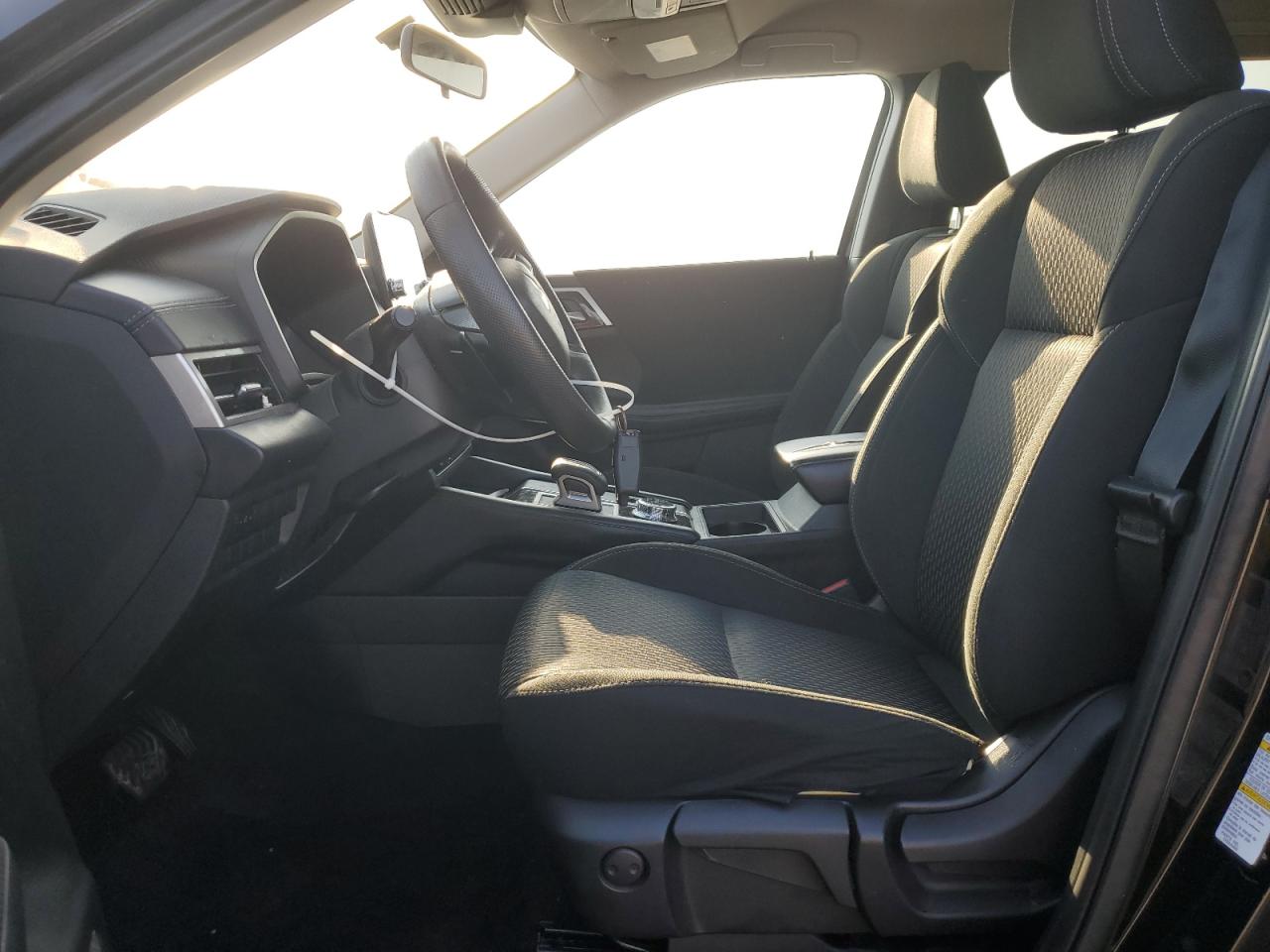 MITSUBISHI OUTLANDER ES