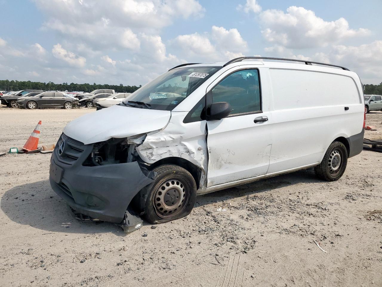 MERCEDES-BENZ METRIS