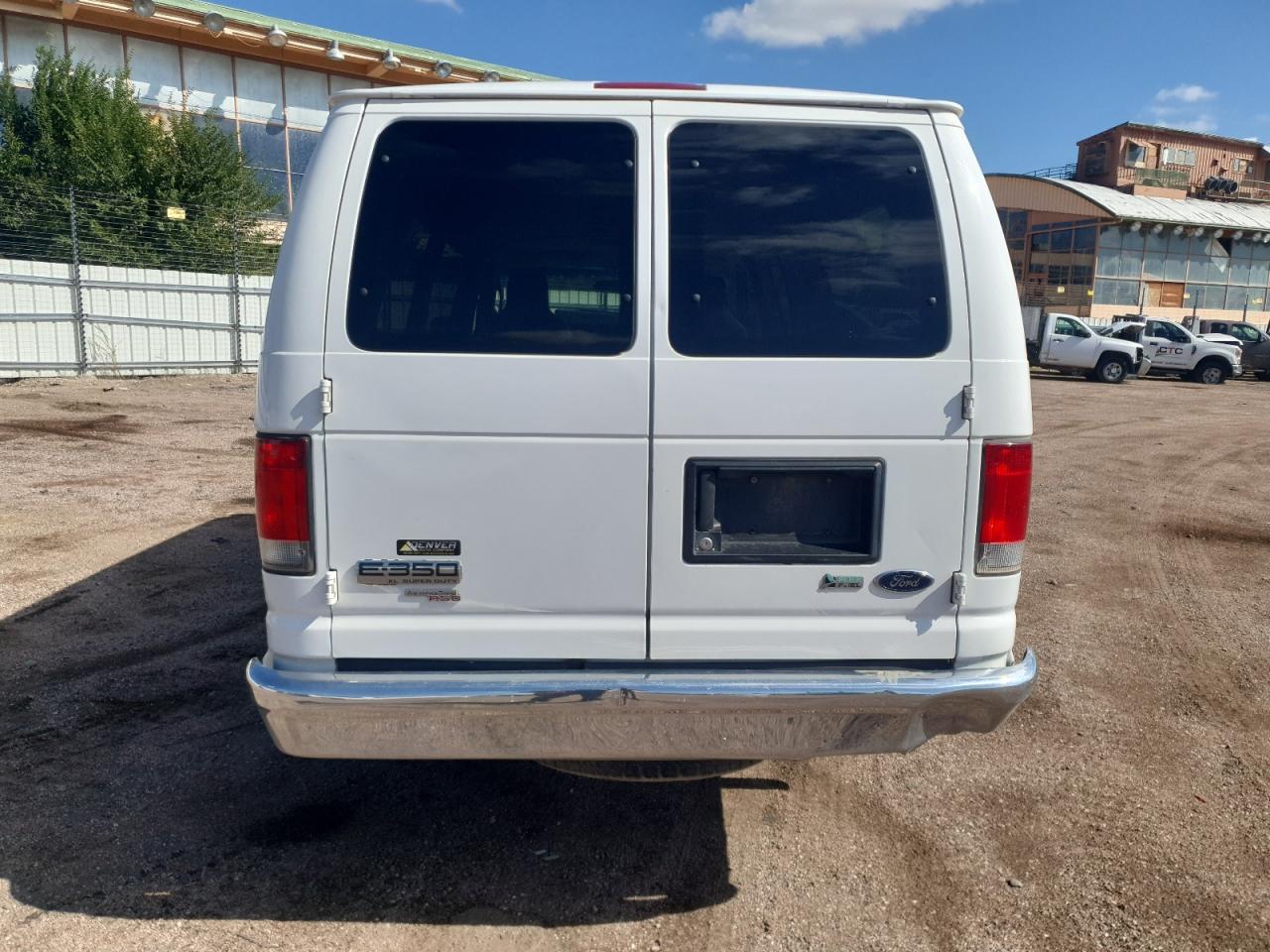 FORD ECONOLINE E350 SUPER DUTY WAGON