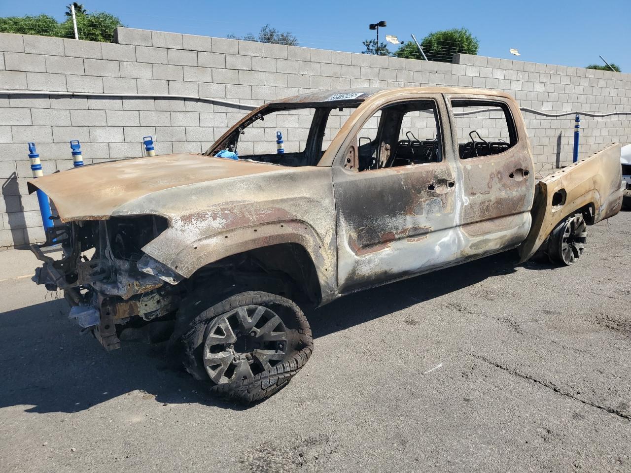 Lot #3319015446 2023 TOYOTA TACOMA DOU