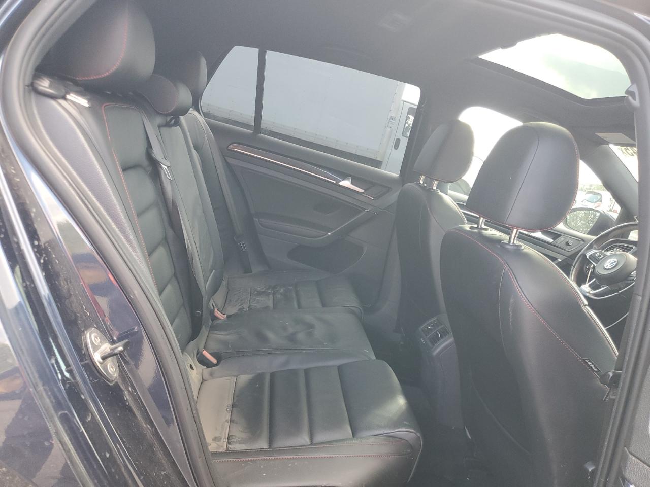 VOLKSWAGEN GOLF GTI S/SE