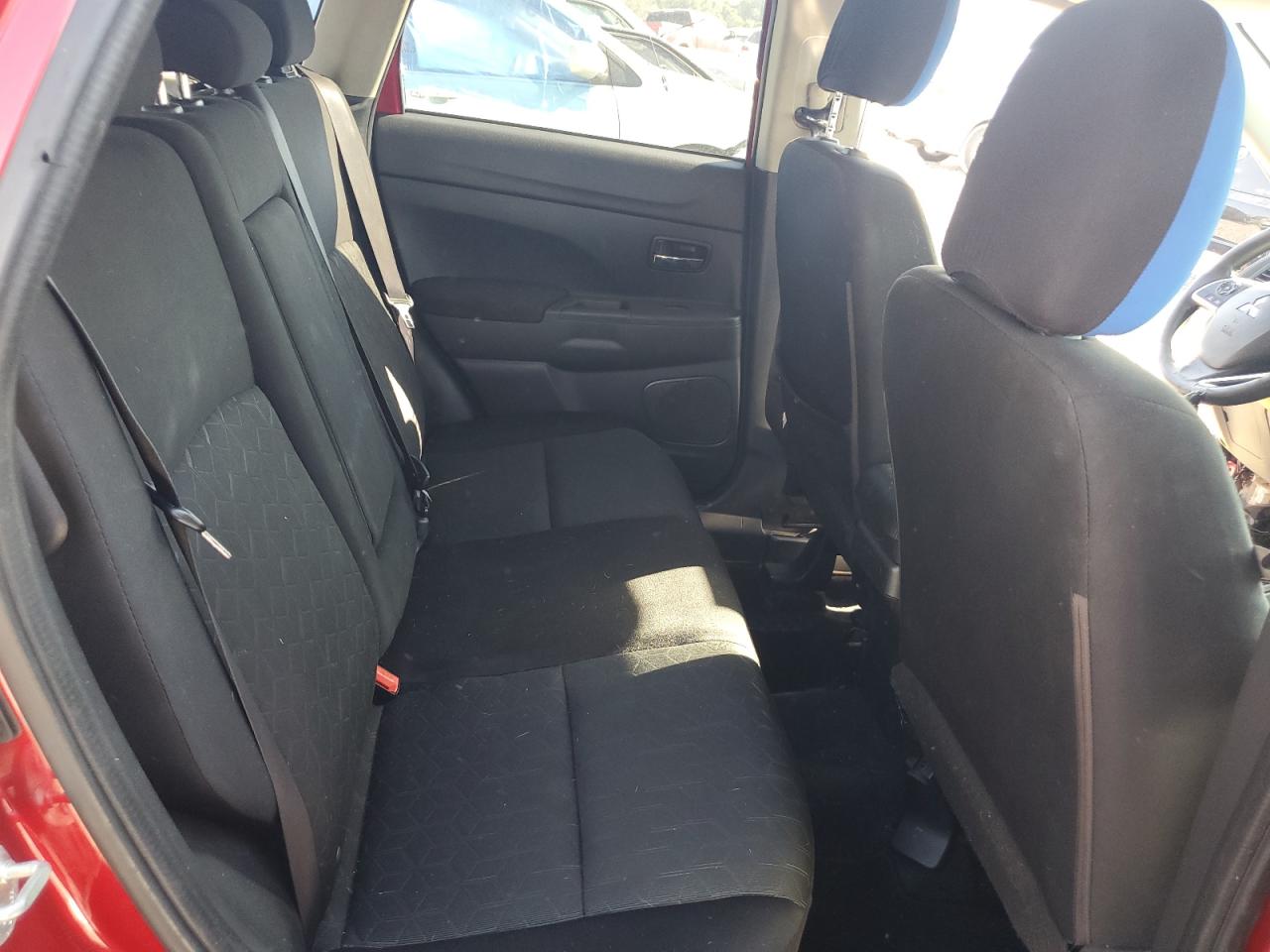 MITSUBISHI OUTLANDER ES