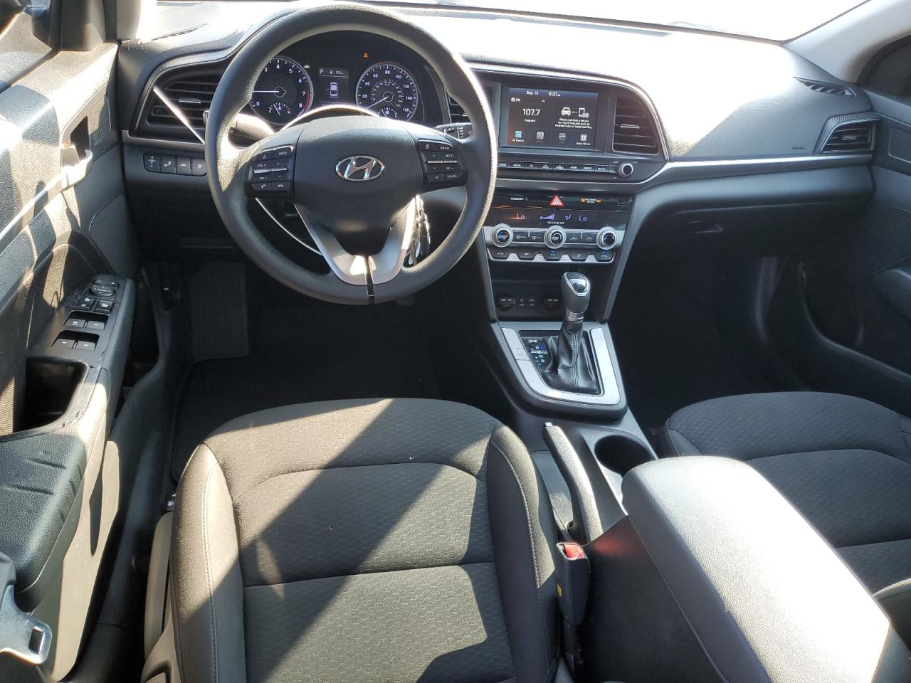HYUNDAI ELANTRA SEL