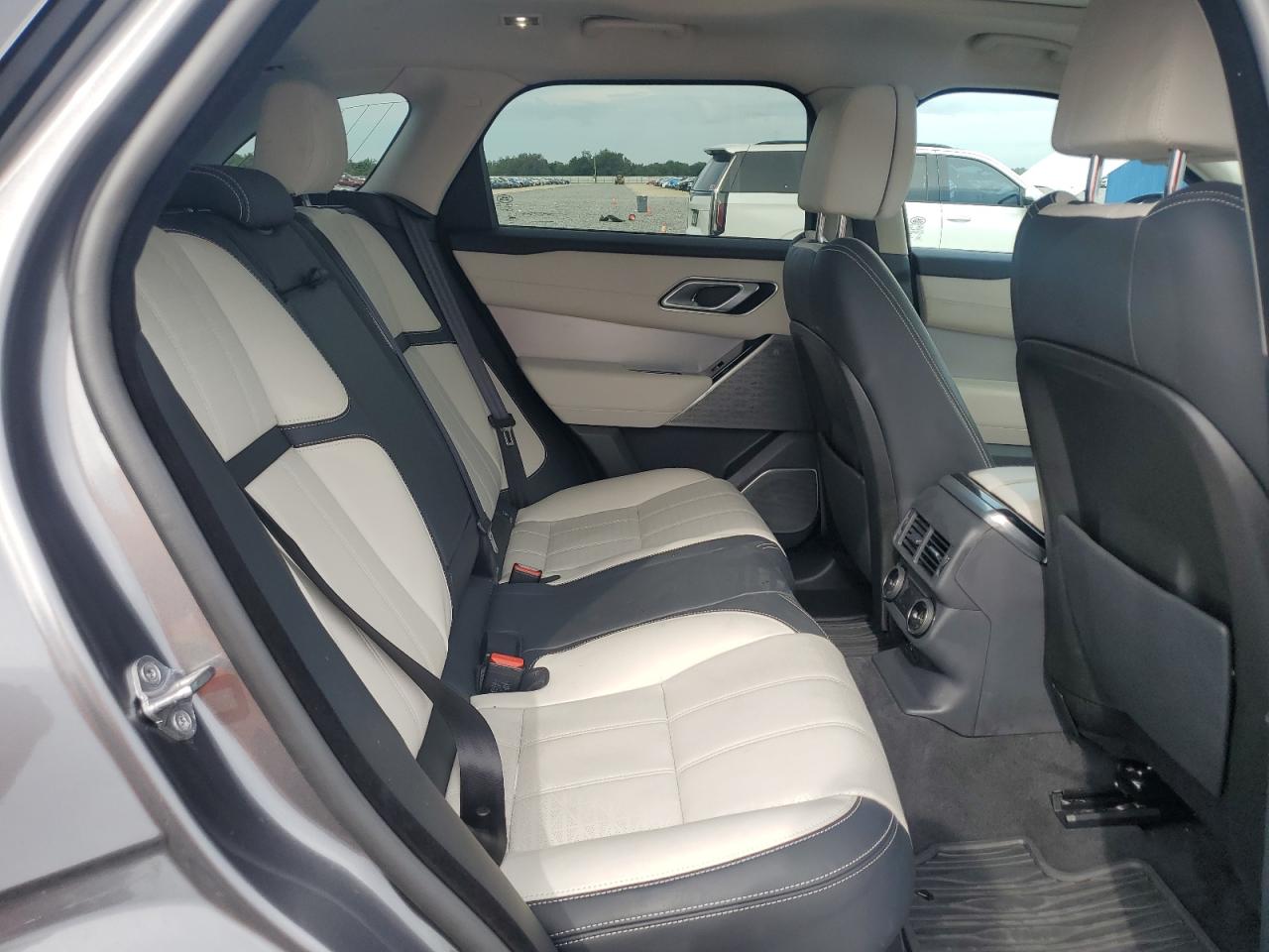 LAND ROVER RANGE ROVER R-DYNAMIC HSE