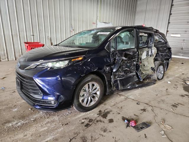TOYOTA SIENNA XLE
