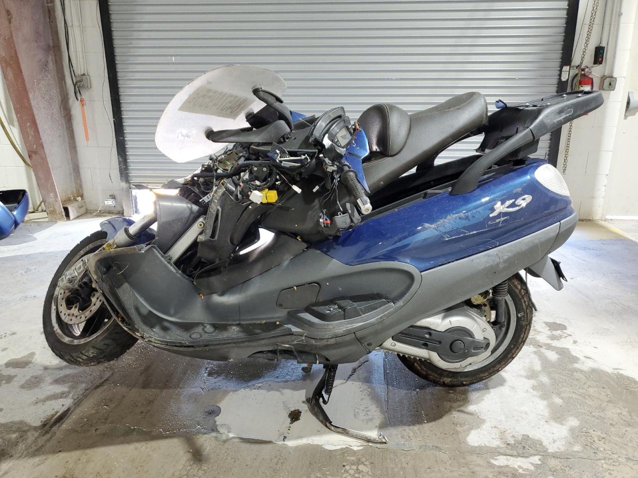 Lot #3282346277 2005 PIAGGIO X9 EVOLUTI