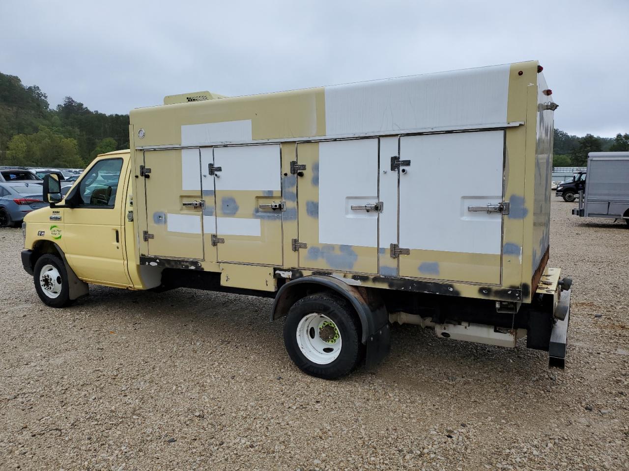 FORD ECONOLINE E450 SUPER DUTY CUTAWAY VAN