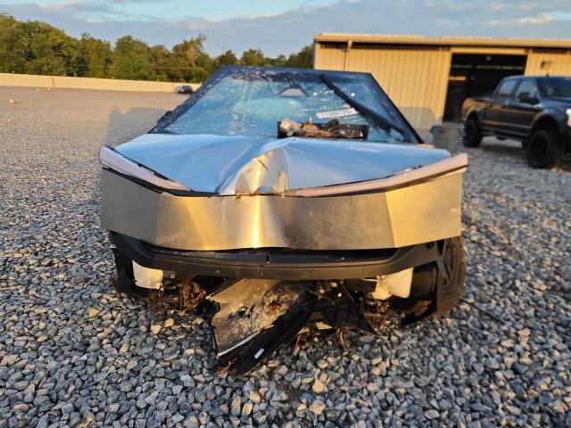 2024 TESLA CYBERTRUCK 7G2CEHEE1RA032661