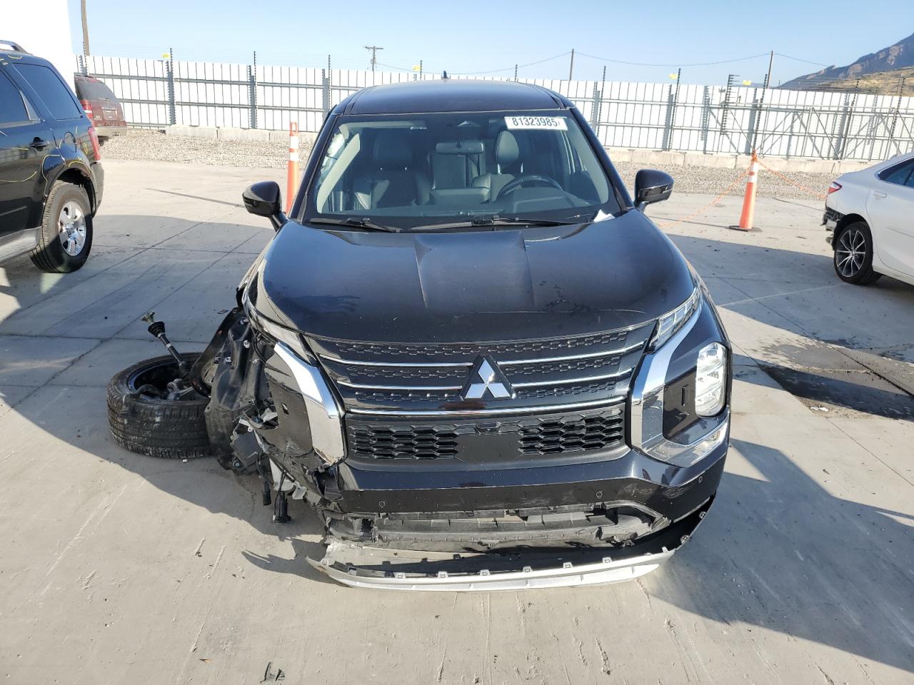 MITSUBISHI OUTLANDER SE