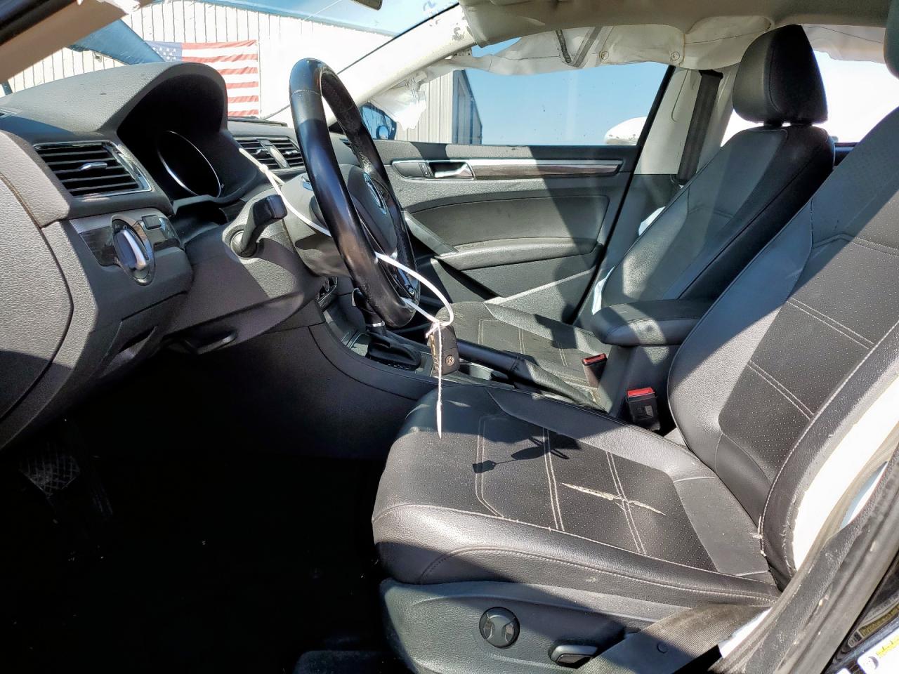 VOLKSWAGEN PASSAT SE